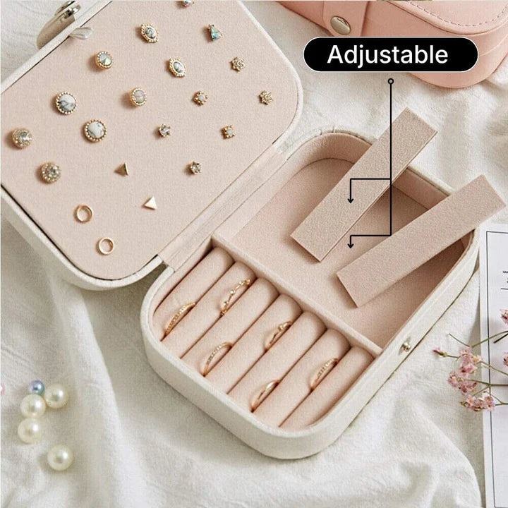 Compact Soft Leather jewelry Case - Pack jewelry like a Qeen