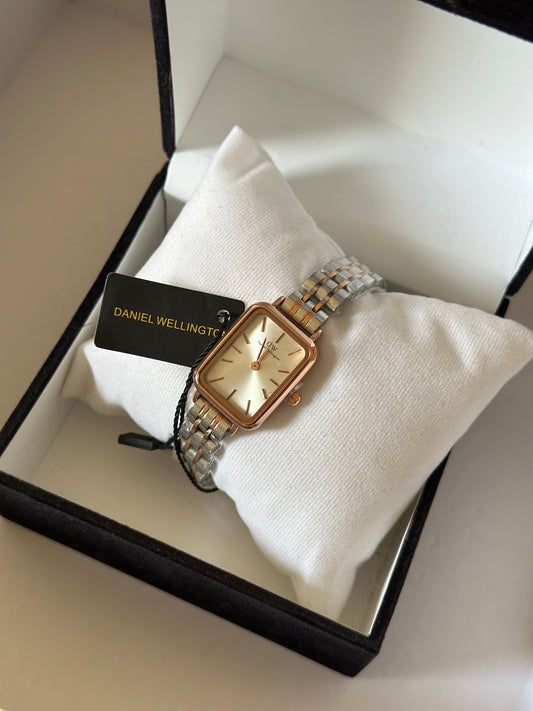 DW Quadro (Analog Watch)