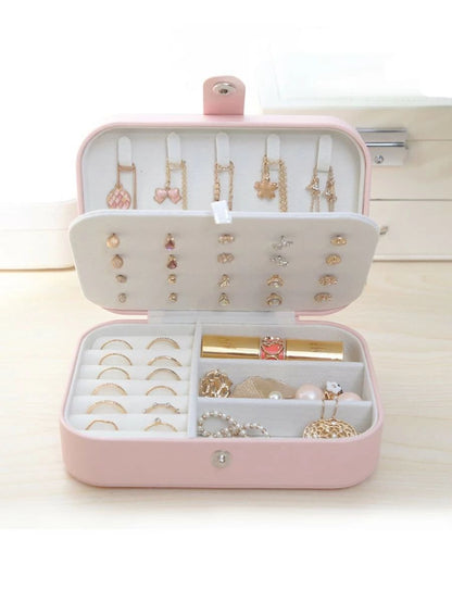 Compact Soft Leather jewelry Case - Pack jewelry like a Qeen