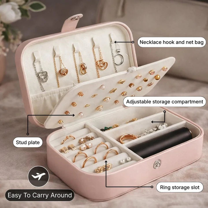 Compact Soft Leather jewelry Case - Pack jewelry like a Qeen